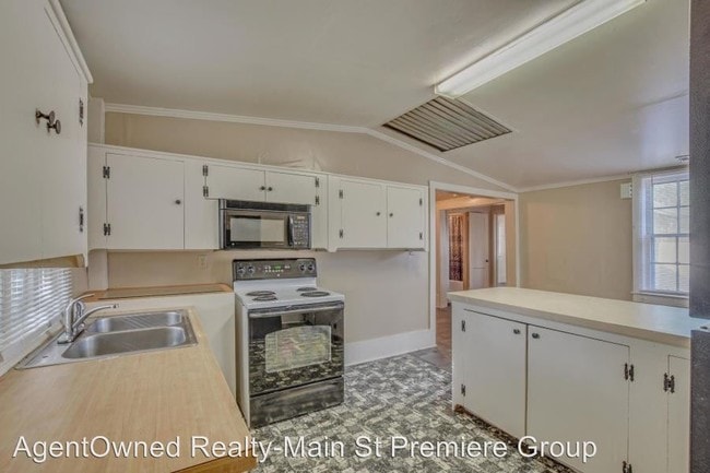 Building Photo - 3 br, 1.5 bath House - 1161 Columbia Road