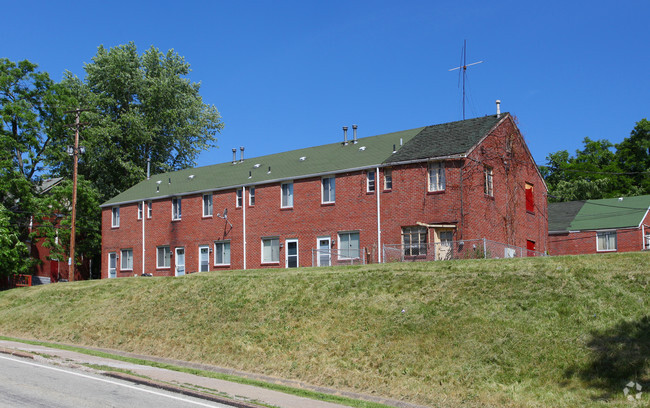 Foto del edificio - Century Townhomes