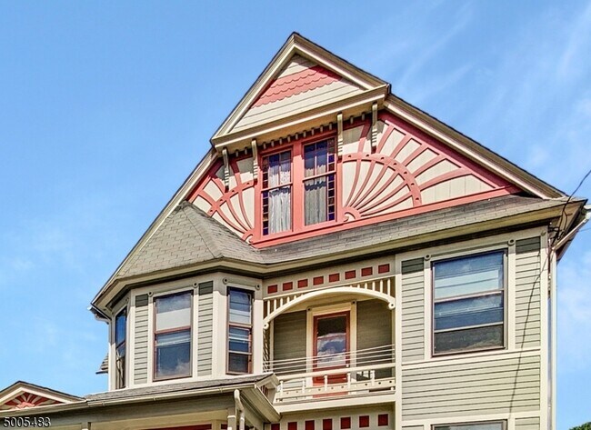 Building Photo - 112 Harrison St