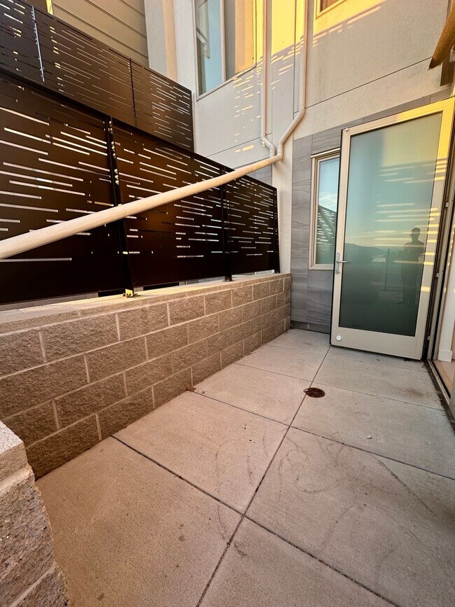 Foto del edificio - The San Francisco Shipyard Beautiful 3-Sto...