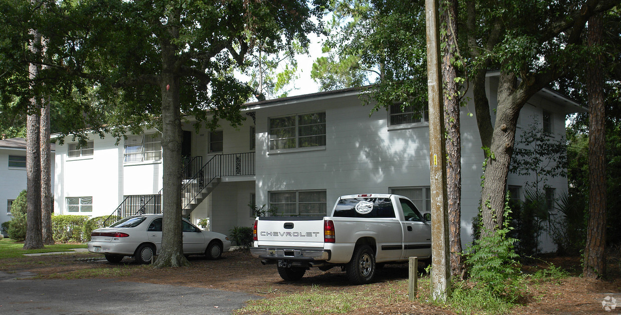 Building Photo - 1824-1830 NW 10th St