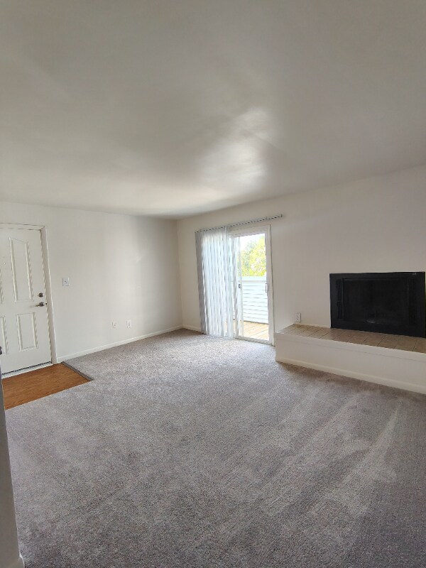 Foto del edificio - 600 Reusens Rd