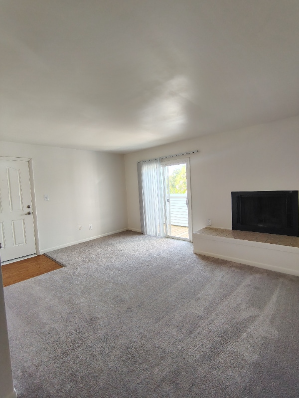 Building Photo - 600 Reusens Rd