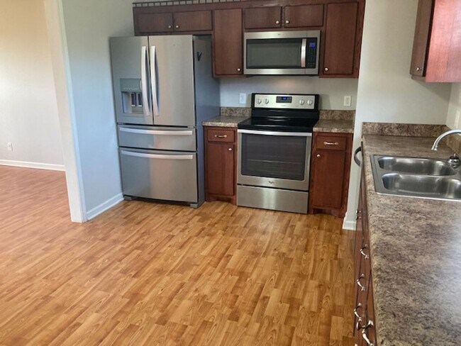 Foto del edificio - 122 Stonefield Cir