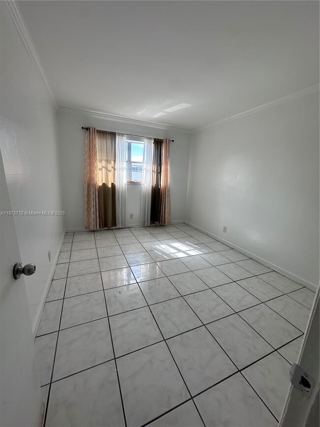 Foto del edificio - 4050 NE 12th Terrace