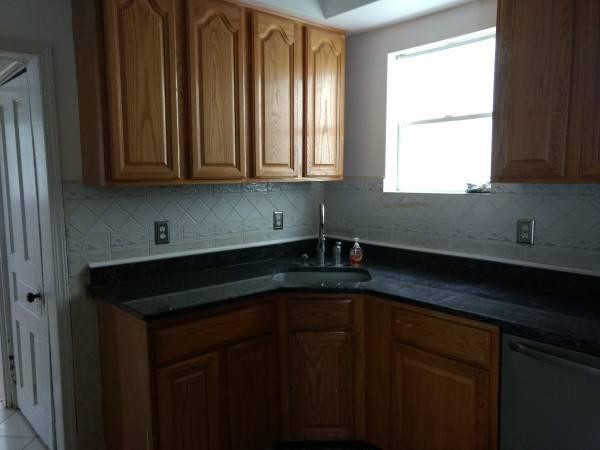 Building Photo - 25 Sacandaga Rd