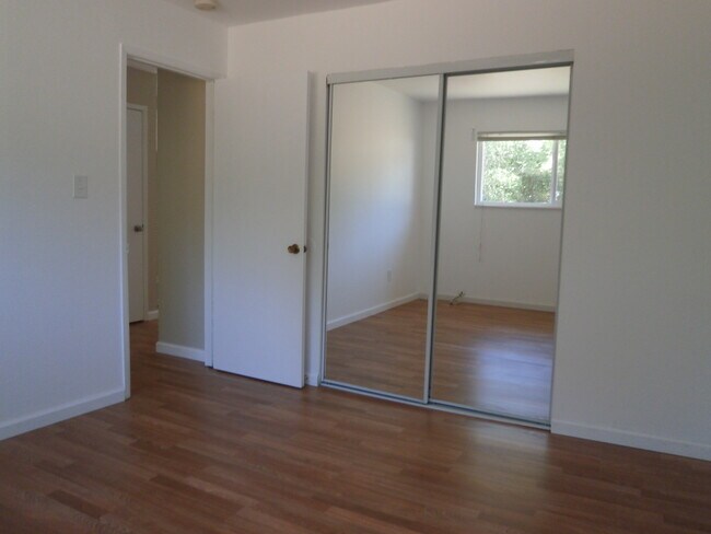 bedroom - 114 Carolina St