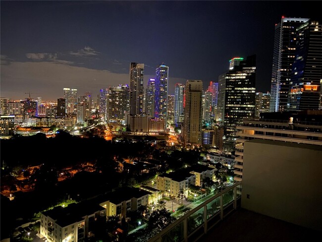 Foto del edificio - 1643 Brickell Ave