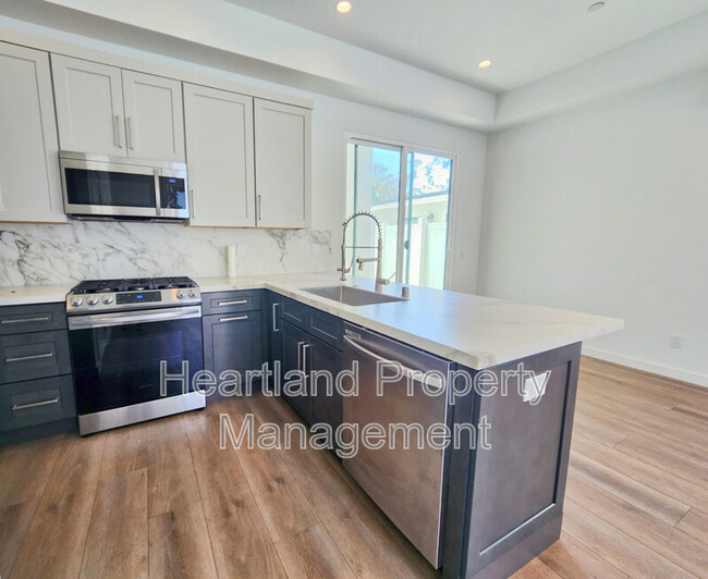 Building Photo - 4117 Clairemont Mesa Blvd