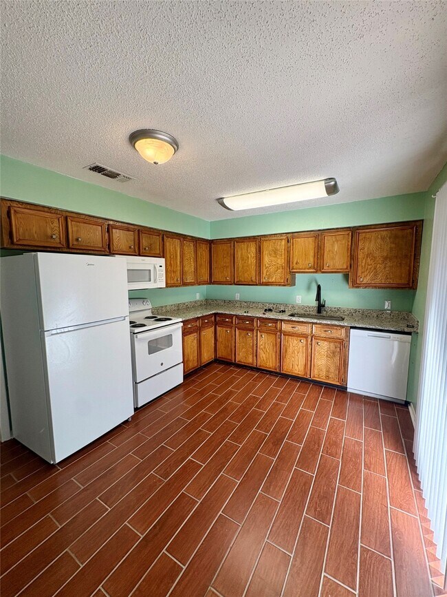 Foto del edificio - 7014 Troy St