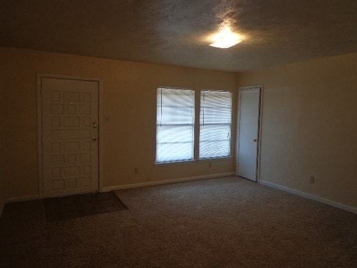 Building Photo - 2943 Eisenhower Dr