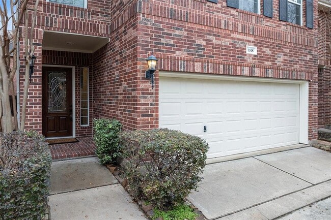 Building Photo - 1518 Olive Park