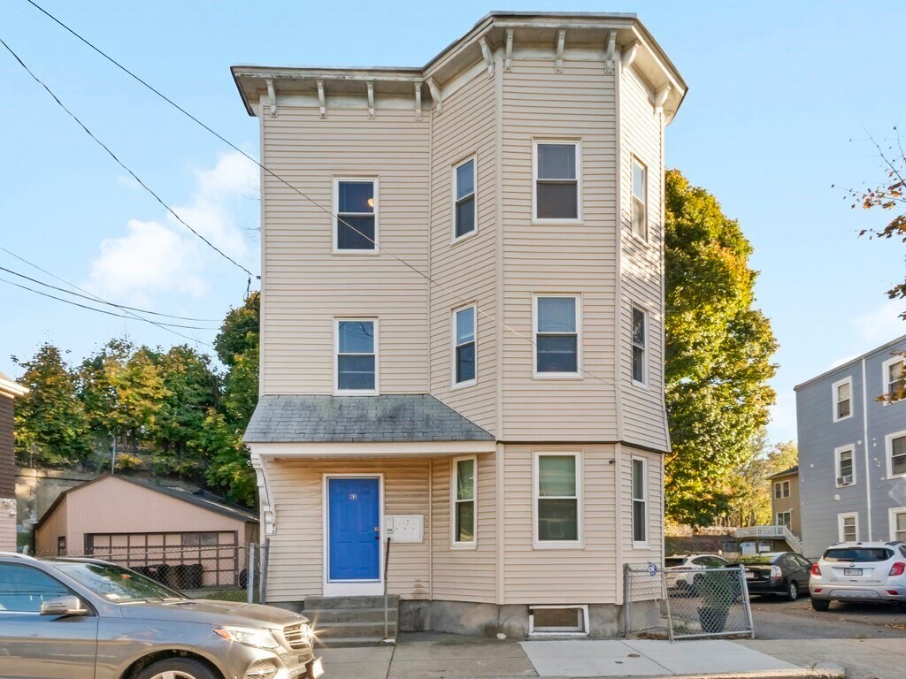 Primary Photo - 63 Marshfield St