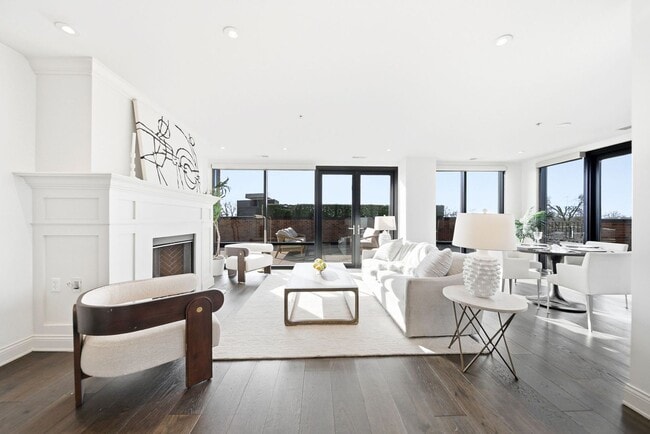 Interior Photo - Hubbard Park Place