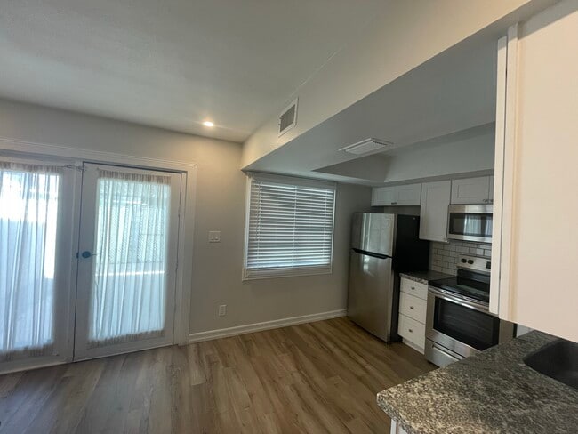 Kitchen - 225 N Standage