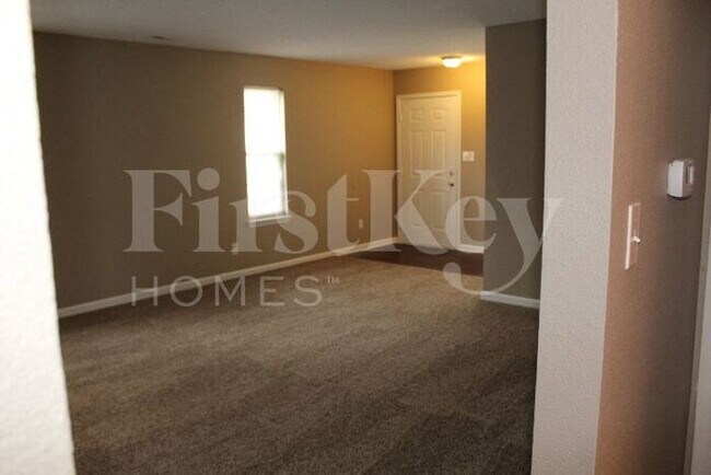 Building Photo - 3927 Burning Bush Dr