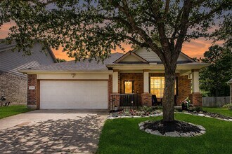 Building Photo - 11302 N Creekwood Hills Ln