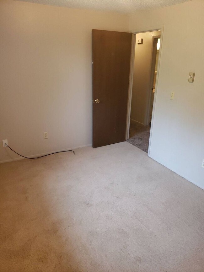 Foto del edificio - 2125 NW Turner Dr