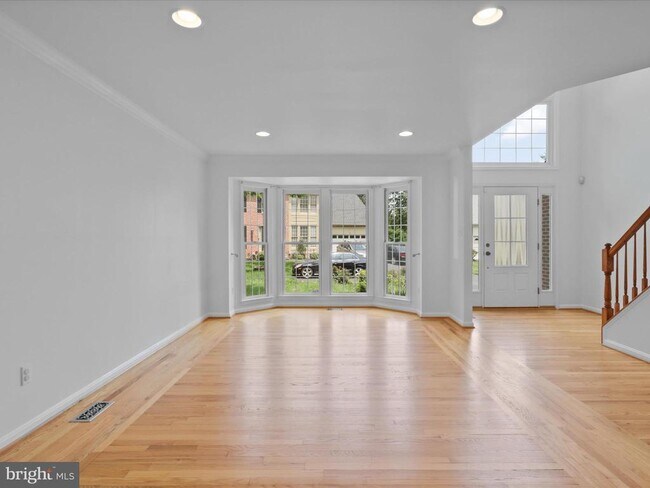 Building Photo - 1518 Summerset Pl