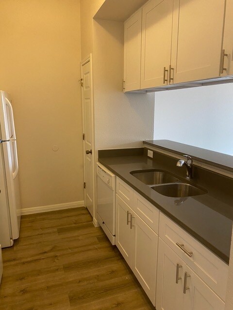 Building Photo - 521 Dukeway Dr