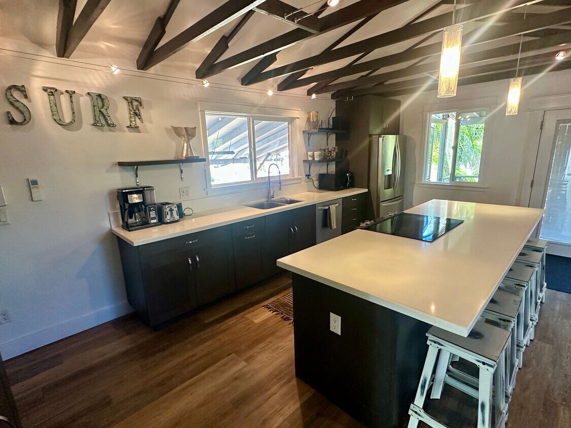 Foto principal - Spacious 3-Bed / 1.5-Bath Main House in Paia