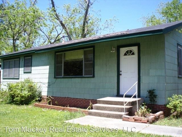 3 br, 1 bath House - 16635 Tiger Bend Rd. - House for Rent in Baton