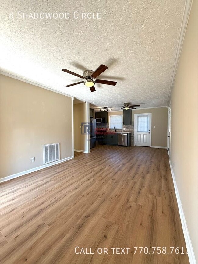 Building Photo - 8 Shadowood Cir SE