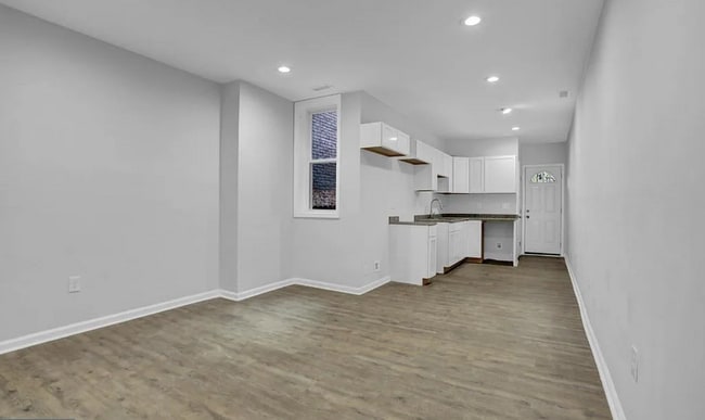 Foto del edificio - Beautifully Updated Townhome in Prime Location – Move-In Ready!