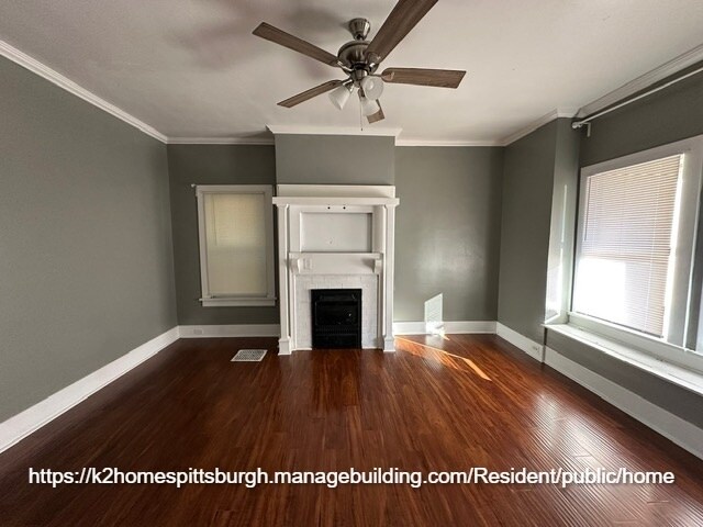 Foto del edificio - 438 Russellwood Ave
