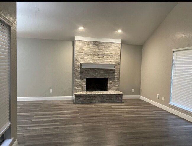 Foto del edificio - 6018 Elkwood Forest Dr