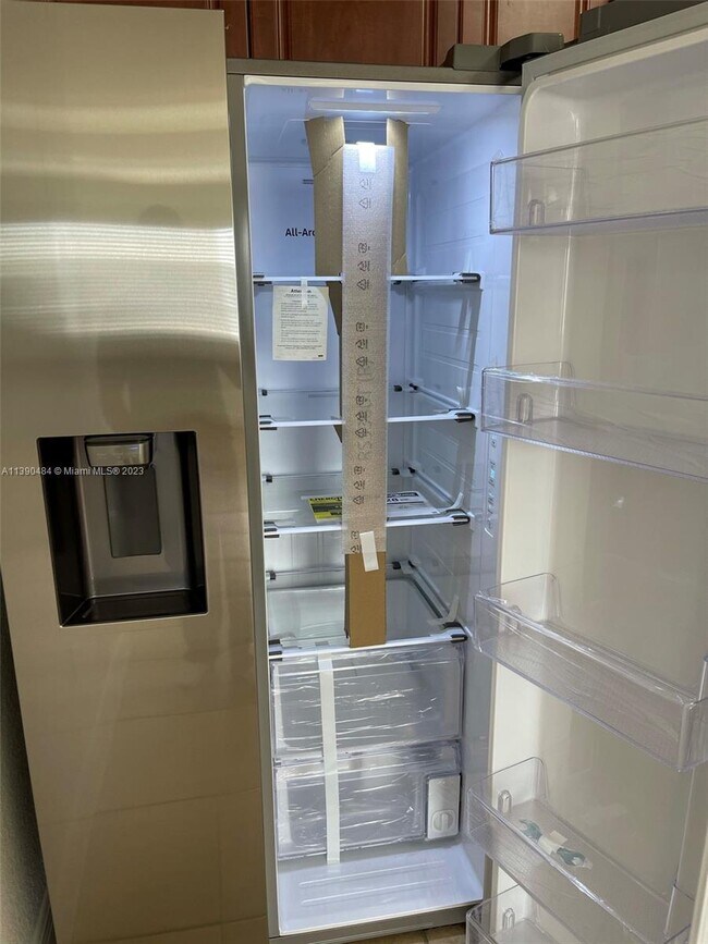 Foto del edificio - 5881 NW 32nd Ave