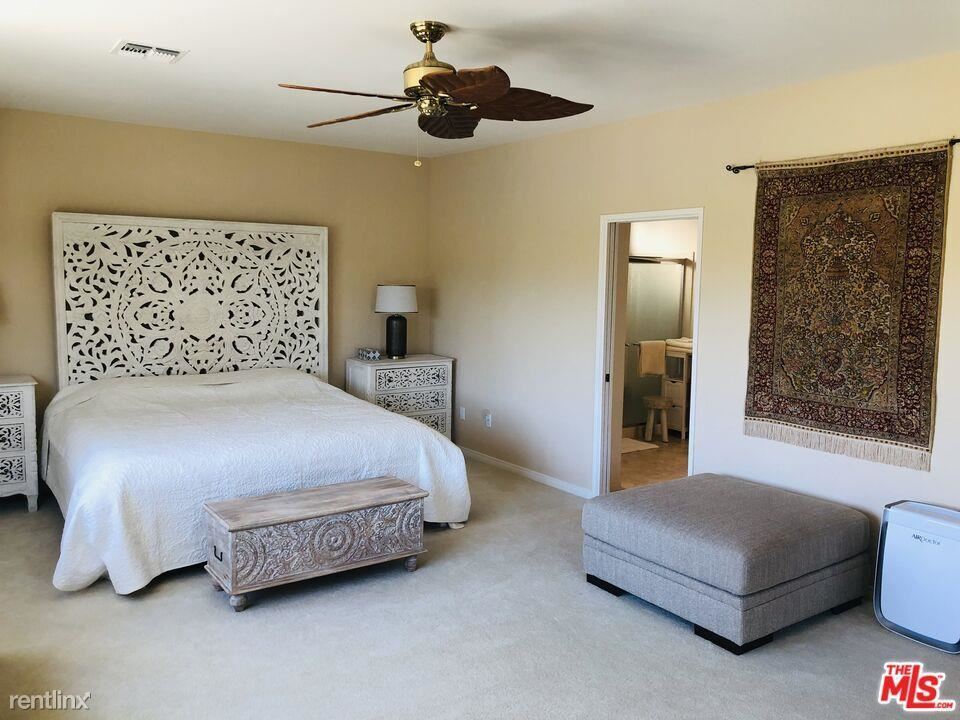Foto principal - 3 br, 2 bath House - 34851 Blake Dr