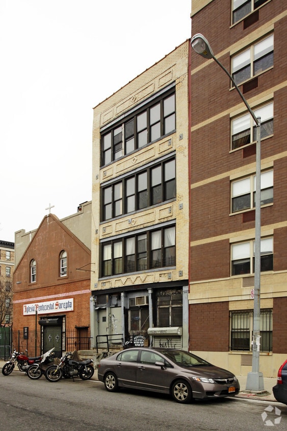 Primary Photo - 703 E Sixth St