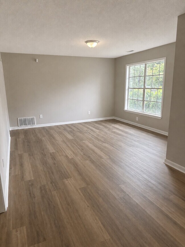Building Photo - 1117 Carol Cir
