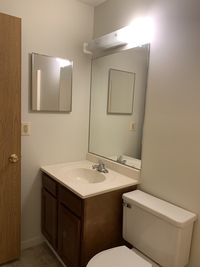 Bathroom (A) - Hickory Square Apartments