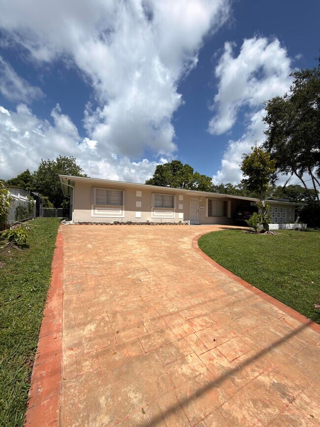 Foto del edificio - 7500 SW 98th Ct