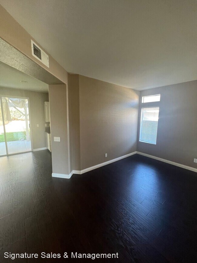 Building Photo - 4 br, 2.5 bath House - 27519 Fallbrook Ct