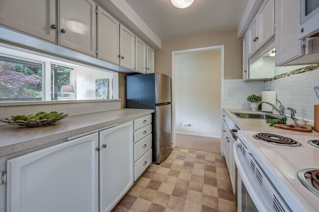 Foto del edificio - Mid-Century Modern 2-bedroom condo in Madi...