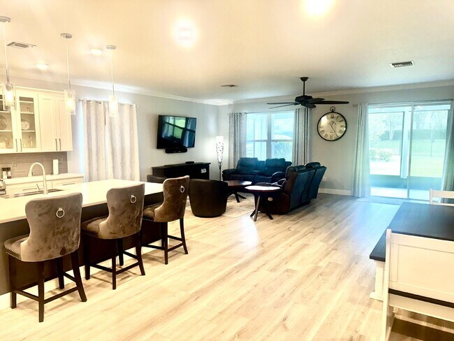 Building Photo - "Charming 2-Bedroom Brooksville Retreat with Stylish Granite Touches – 1983 Sq. Ft. of Comfort!" ...