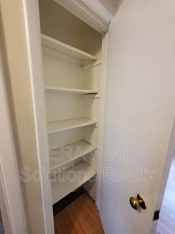 Foto del edificio - 4766 Huxley Dr