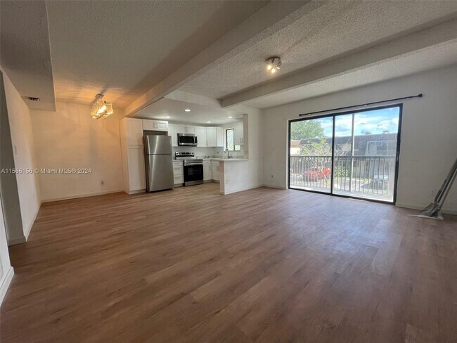 Building Photo - 1085 S Flagler Ave