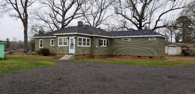 Building Photo - 298 Woodville Rd