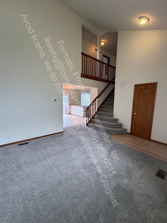 Building Photo - 9663 Lameria Dr