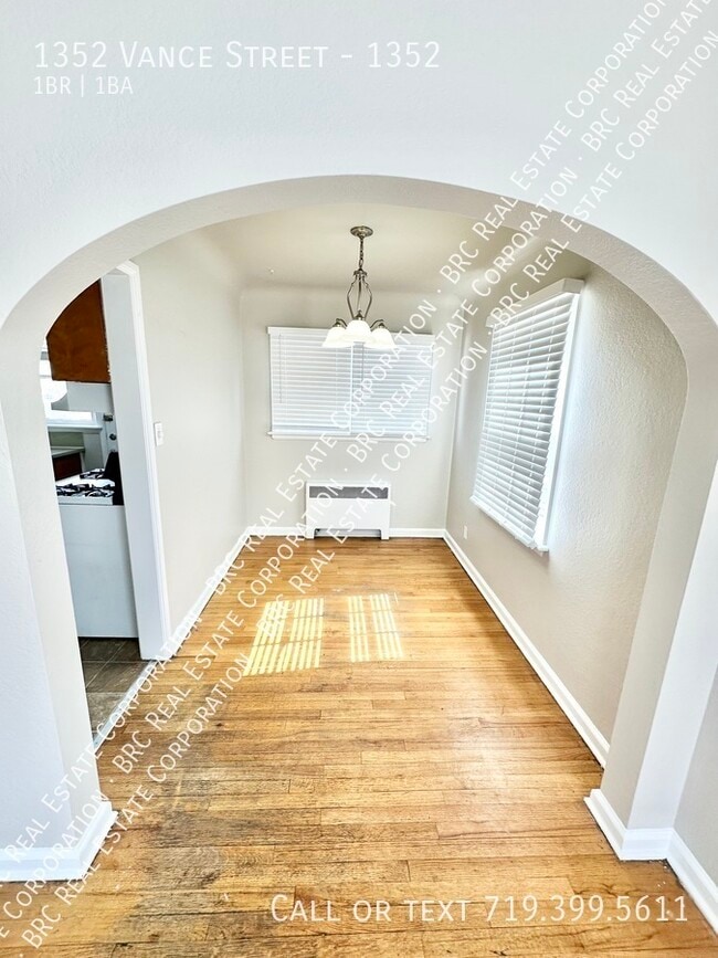 Foto del edificio - 1352 Vance St