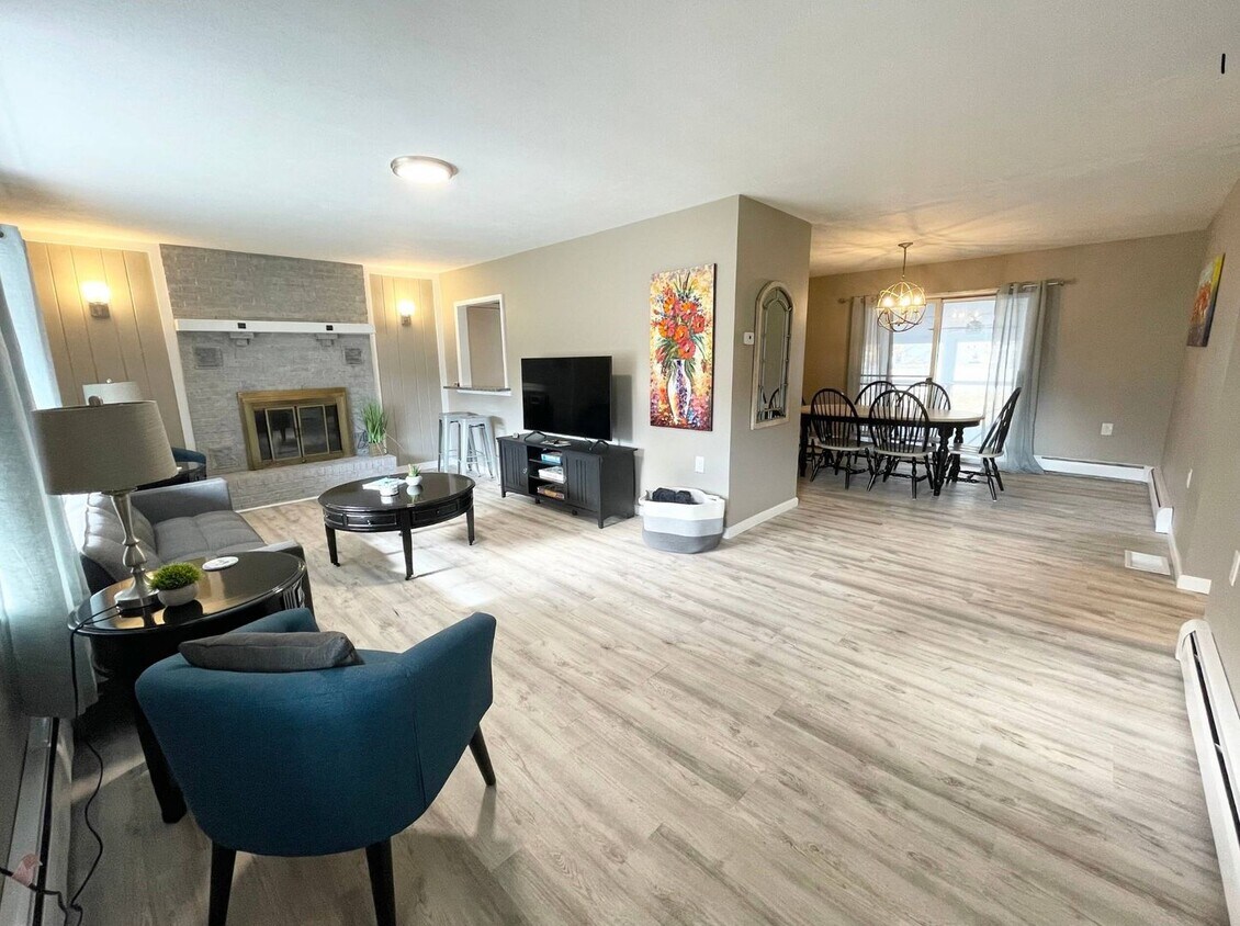Foto principal - Great Location and Fully Furnished Home! M...