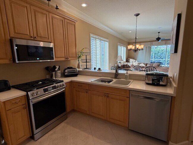 Foto del edificio - 2BR/2BA | Newly Renovated Single Family Home | 2-Car Covered Parking |  Private Pool!
