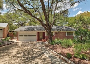 8408 Tecumseh Dr
