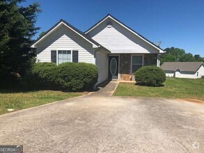 Building Photo - 505 Lakecourt Dr