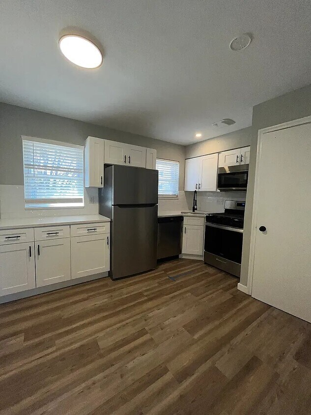 Foto principal - 3329 Lawn Ave