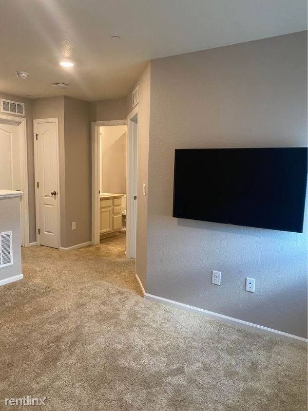Building Photo - 1 br, 1 bath Townhome - 220 Tigercat Way